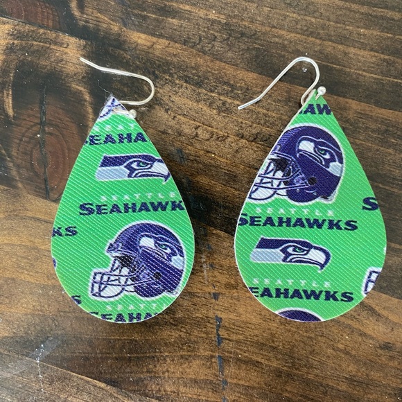 Seattle Seahawks Teardrop Earrings - Picture 1 of 1
